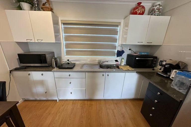 Photo of property in 10 Kereru Street, Henderson, Auckland, 0612