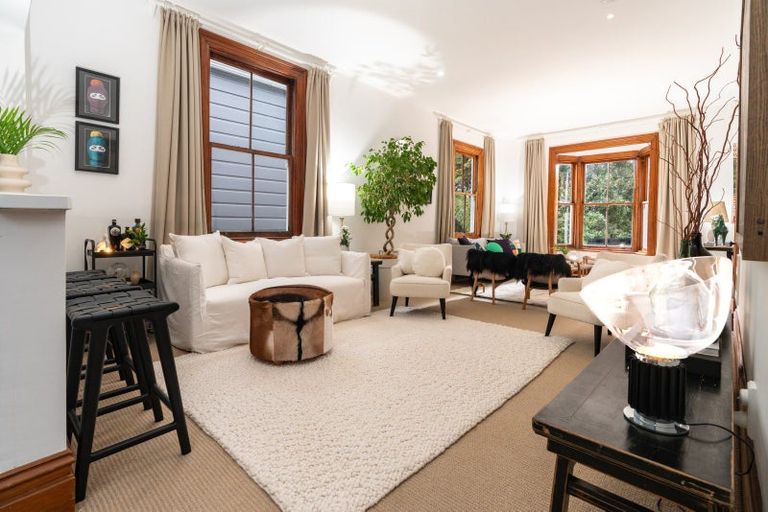 Photo of property in 23 Patanga Crescent, Thorndon, Wellington, 6011