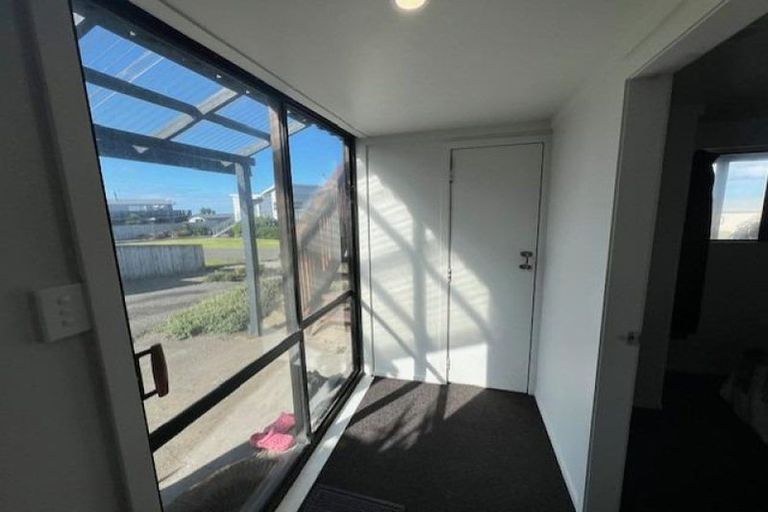 Photo of property in 14 Okiwa Terrace, Waiinu Beach, Whanganui, 4588