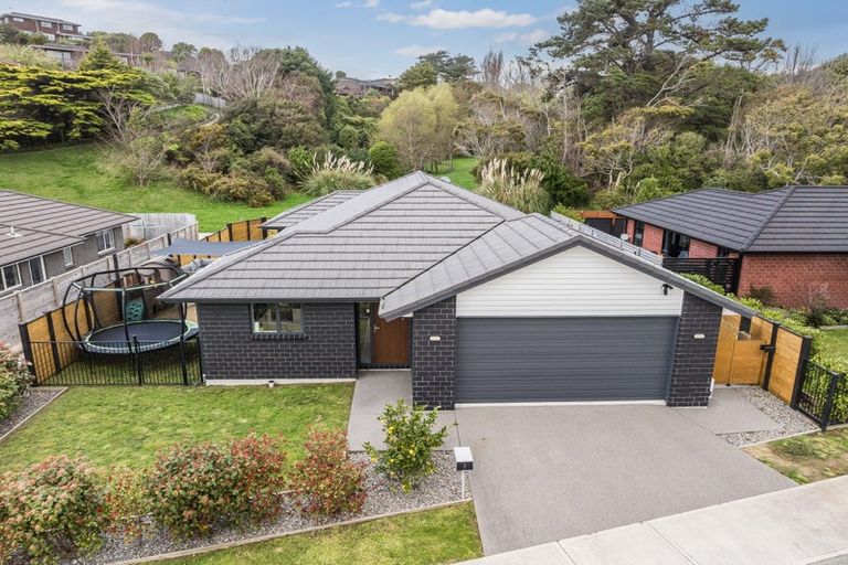 Photo of property in 1 Genoa Place, Whitby, Porirua, 5024