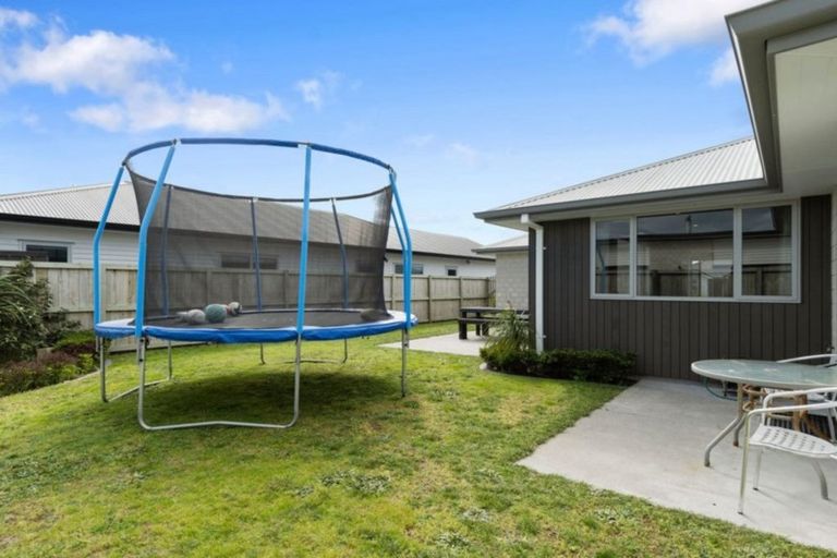 Photo of property in 18 Raiha Street, Papamoa Beach, Papamoa, 3118