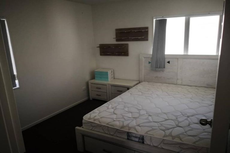 Photo of property in 2/26 Hollowout Street, Takanini, 2112