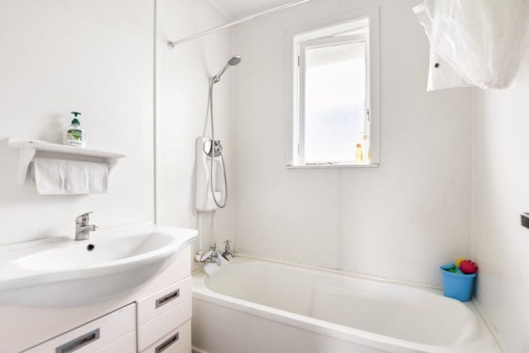 Photo of property in 22 Bellingham Crescent, Fordlands, Rotorua, 3015