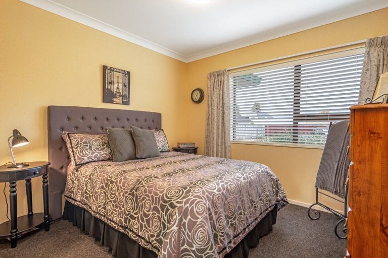 Photo of property in 19 Clearview Drive, Milson, Palmerston North, 4414