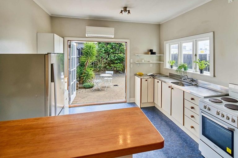 Photo of property in 6 Gordon Street, Newtown, Wellington, 6021