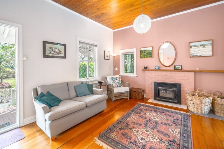 Photo of property in 127 Main Street, Greytown, 5712