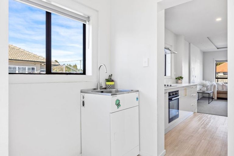 Photo of property in 86 Racecourse Road, Sockburn, Christchurch, 8042
