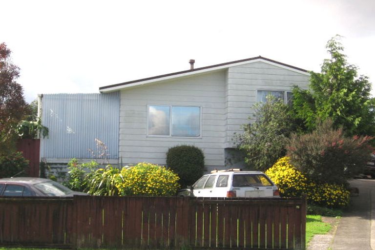 Photo of property in 27 Farwood Drive, Henderson, Auckland, 0612