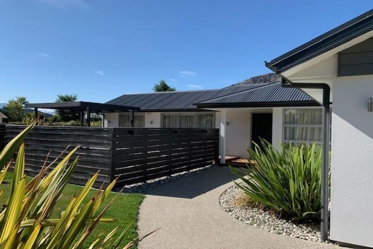 Photo of property in 6 Evening Star Road, Arthurs Point, Queenstown, 9371