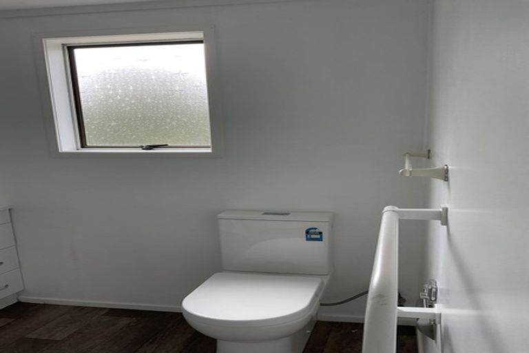 Photo of property in 1/5 Merriefield Avenue, Forrest Hill, Auckland, 0620