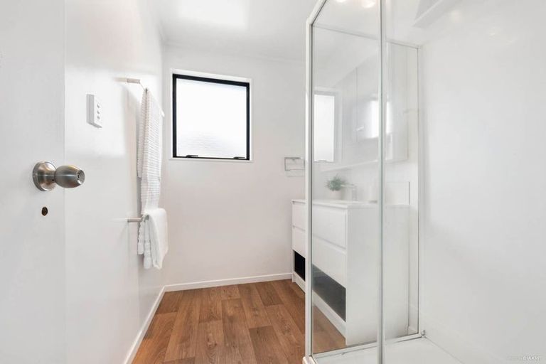 Photo of property in 3 Ebony Place, Massey, Auckland, 0614