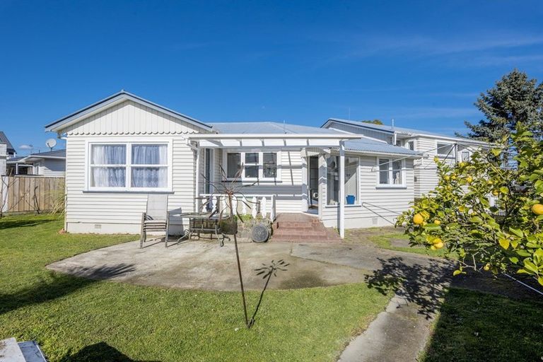 Photo of property in 12 Duke Street, Levin, 5510