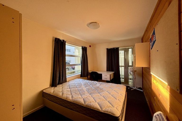 Photo of property in Drummond Street Flats, 1/19 Drummond Street, Mount Cook, Wellington, 6021