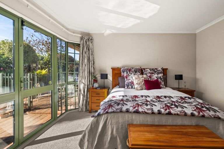 Photo of property in 19 Kingsgate Avenue, Havelock North, 4130