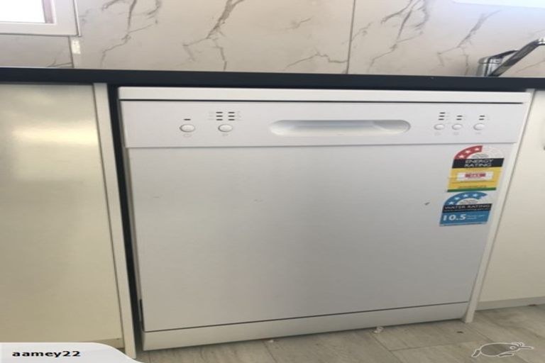 Photo of property in 1/3204 Great North Road, New Lynn, Auckland, 0600