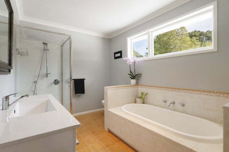 Photo of property in 39a Chatsworth Road, Silverstream, Upper Hutt, 5019