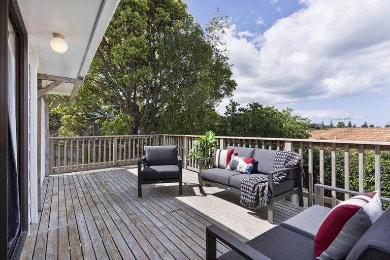 Photo of property in 12 Orewa Heights Crescent, Orewa, 0931