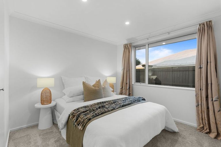 Photo of property in 17 Cunneen Place, Aidanfield, Christchurch, 8025