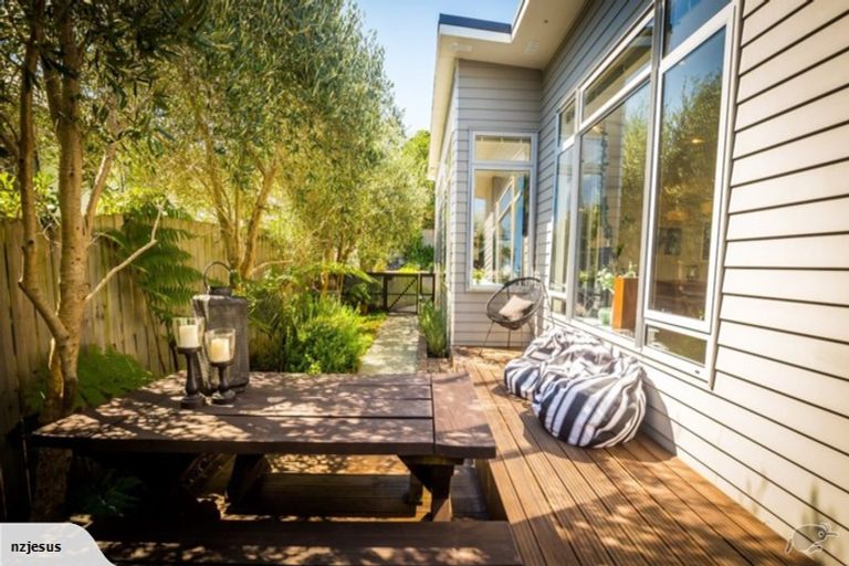 Photo of property in 7 Tee Point, Red Beach, 0932