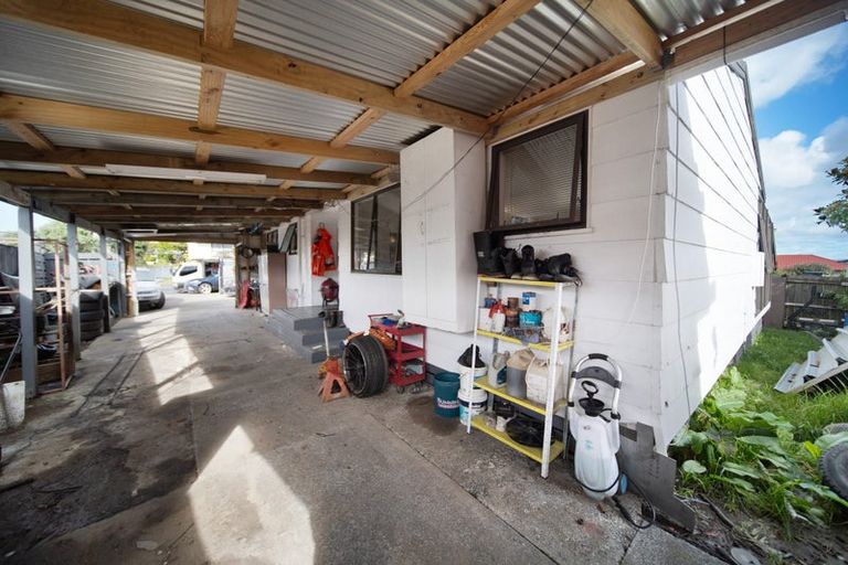 Photo of property in 178 Finlayson Avenue, Clendon Park, Auckland, 2103