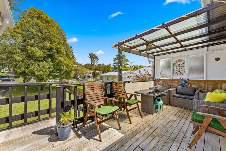 Photo of property in 20 Halberg Street, Glenfield, Auckland, 0629