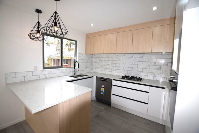 Photo of property in 62 Royal Road, Massey, Auckland, 0614