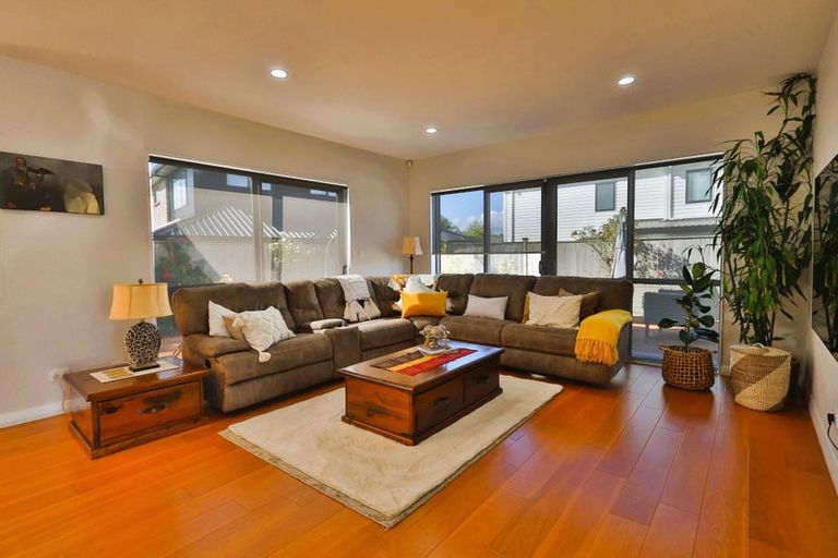 Photo of property in 16 Francesco Drive, Karaka, Papakura, 2113