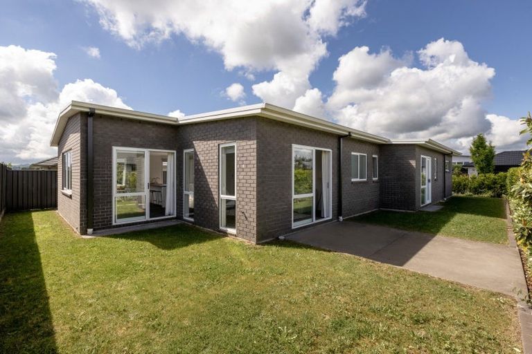 Photo of property in 66 Tabraham Crescent, Pyes Pa, Tauranga, 3112