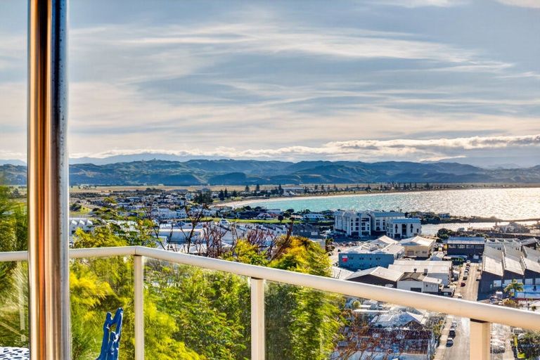 Photo of property in 122a Chaucer Road, Hospital Hill, Napier, 4110