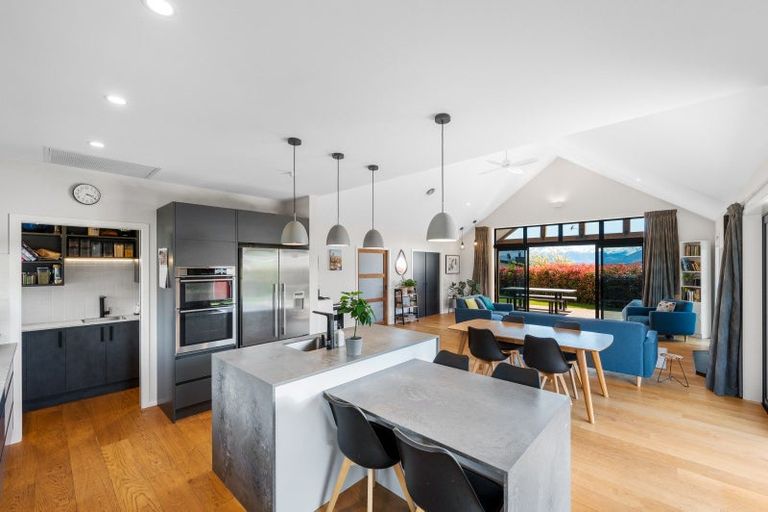 Photo of property in 13 Kotare Drive, Wanaka, 9305