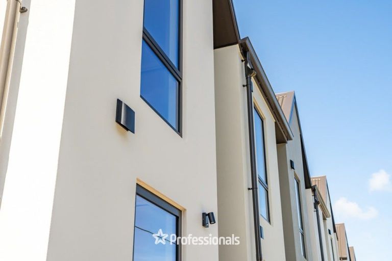 Photo of property in 137 Cambridge Terrace, Fairfield, Lower Hutt, 5011