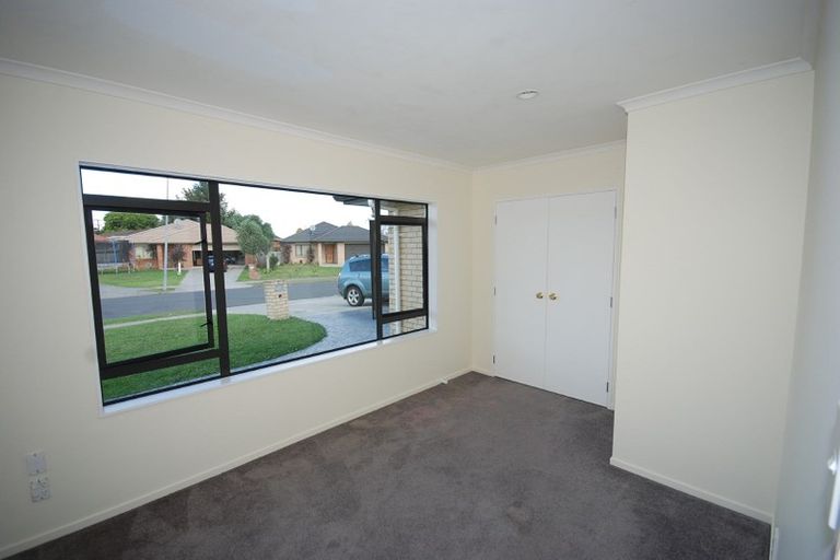 Photo of property in 3 Maadi Place, Papakura, 2110