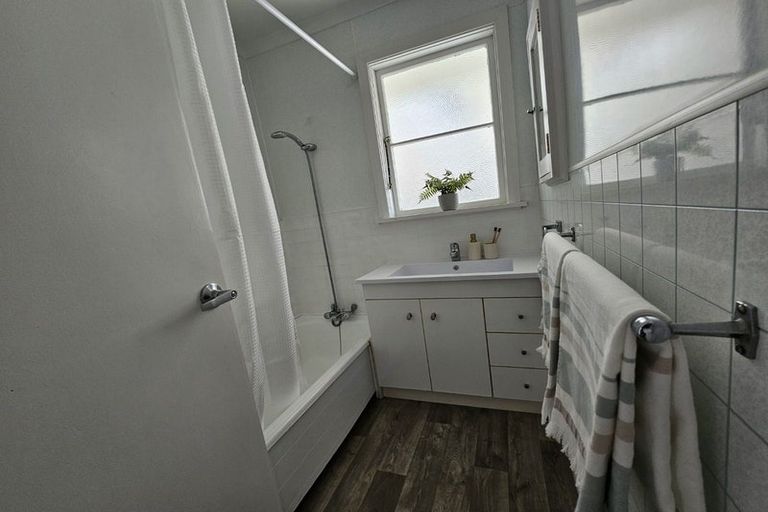 Photo of property in 24 Winchester Street, Levin, 5510