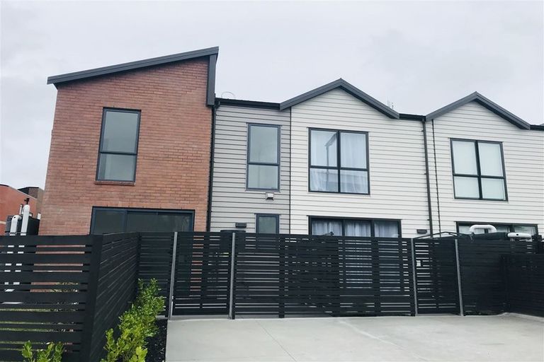 Photo of property in 35 Nugget Avenue, Hobsonville, Auckland, 0616