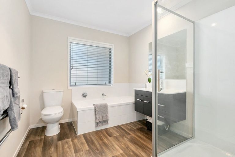 Photo of property in 269 Lakes Boulevard, Pyes Pa, Tauranga, 3112