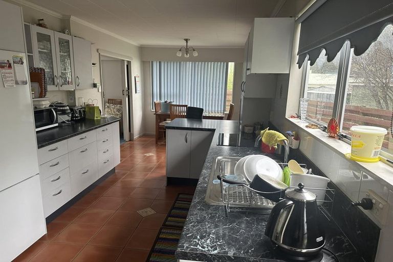 Photo of property in 47b Hardy Street, Waterloo, Lower Hutt, 5011