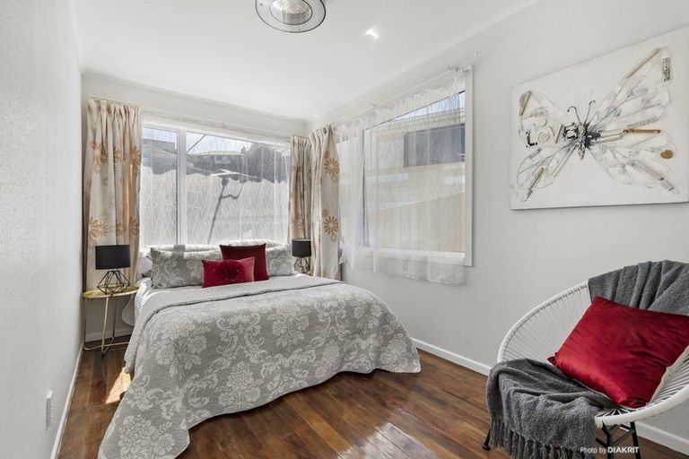 Photo of property in 1/165 Severn Street, Island Bay, Wellington, 6023