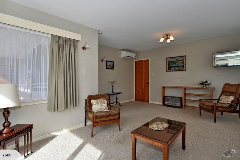 Photo of property in 7 Camberwell Place, Avonhead, Christchurch, 8042