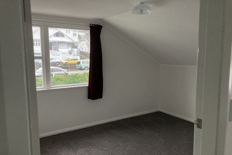 Photo of property in 87 Queens Drive, Lyall Bay, Wellington, 6022
