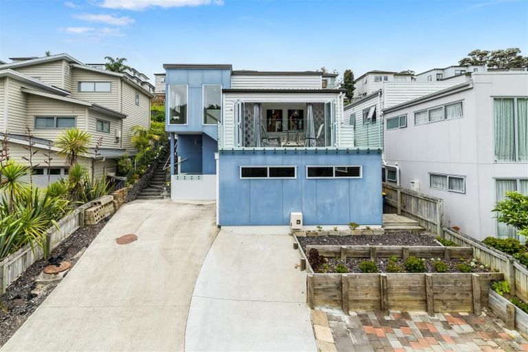 Photo of property in 92 Kaipatiki Road, Glenfield, Auckland, 0629