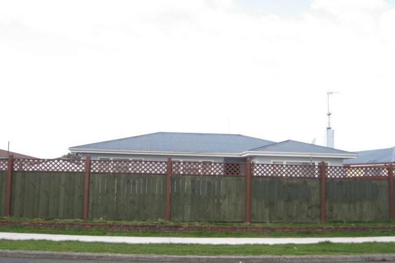 Photo of property in 14 Hillary Crescent, Maraenui, Napier, 4110
