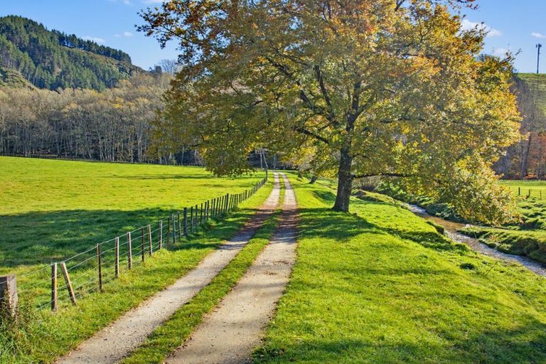 Photo of property in 193a Omokoroa Road, Omokoroa, 3114