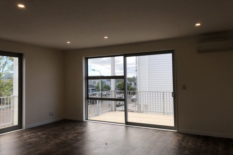 Photo of property in 30 Nephrite Lane, Henderson, Auckland, 0610