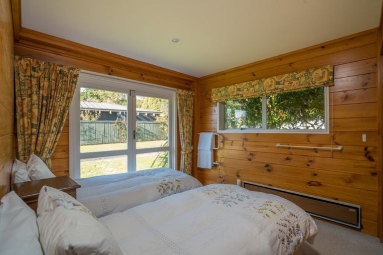 Photo of property in 18 Oregon Drive, Rainbow Point, Taupo, 3330