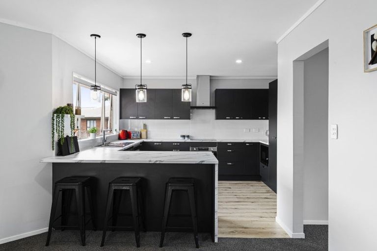 Photo of property in 2/32 Prospect Terrace, Pukekohe, 2120