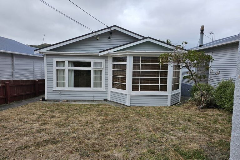 Photo of property in 83 Eden Street, Island Bay, Wellington, 6023