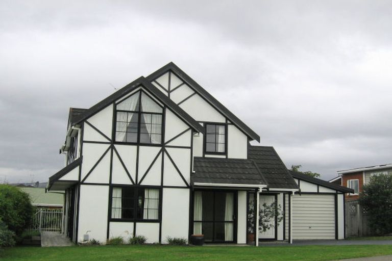 Photo of property in 129 Seaview Road, Paraparaumu Beach, Paraparaumu, 5032