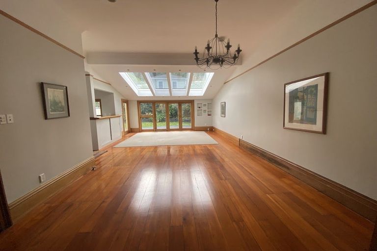 Photo of property in 128 Tinakori Road, Thorndon, Wellington, 6011
