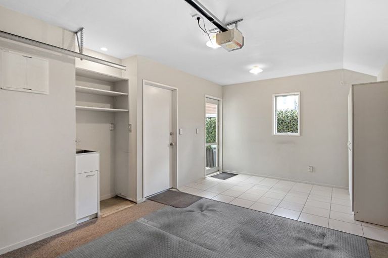 Photo of property in 1/5 Kennedys Bush Road, Halswell, Christchurch, 8025