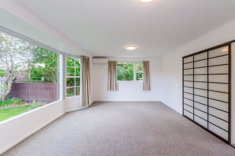 Photo of property in 9 Lesley Grove, Waikanae, 5036